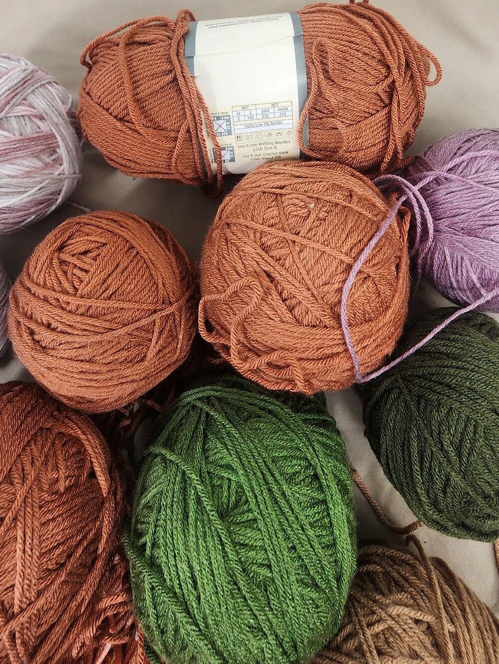 Yarn Lot of 11 Skeins Assorted Colors Acrylic Craft Knitting Crochet - Picture 5 of 6